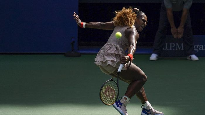 Serena Williams Serena Williams, of the United States, returns a shot to Maria Sakkari, of Greece, during the quarterfinals of the US Open tennis championships, Monday, Sept. 7, 2020, in New York. (AP Photo/Seth Wenig)