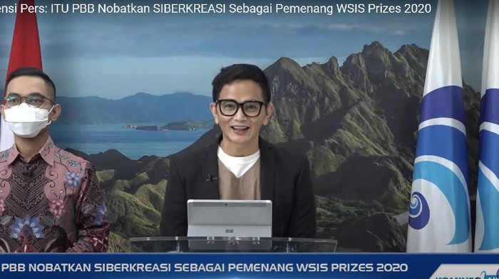 Ketua Umum Siberkreasi Yosi Mokalu