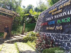 Taman Nasional Bantah Pendakian Gunung Gede Lebihi Kuota
