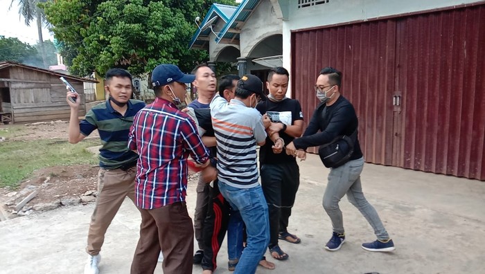 Terpidana kasus dugaan korupsi dana hibah di Komisi Pemilihan Umum (KPU) Kota Jambi tahun 2013 ditangkap Kejati Jambi (dok. Istimewa)
