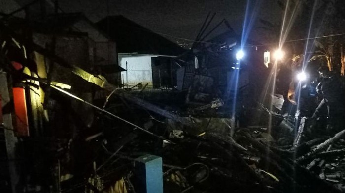 Tiga rumah hangus terbakar di Ciamis.