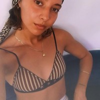 Sumber mengatakan kalau kini bintang High School Musical itu menetap di Australia bersama sang kekasih. Vanessa Valladares kini sedang mengejar karier sebagai model. Foto: Instagram @_is_ness