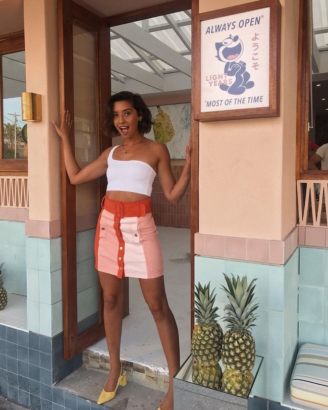 Zac Efron dikabarkan punya pacar baru. Adalah Vanessa Valladares, model yang dilaporkan tengah menjalin hubungan serius dengan aktor tersebut. Sebelum menggeluti dunia modeling, Vanessa adalah seorang waitress.  Foto: Instagram @_is_ness