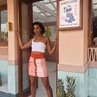 Zac Efron dikabarkan punya pacar baru. Adalah Vanessa Valladares, model yang dilaporkan tengah menjalin hubungan serius dengan aktor tersebut. Sebelum menggeluti dunia modeling, Vanessa adalah seorang waitress.  Foto: Instagram @_is_ness