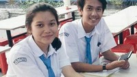 Ini momen manis Zidny dan Iqbaal saat duduk di bangku SMP. Keduanya sudah terlihat dekat saat itu. Foto: Instagram zidnylthfa/zidnylthhfa