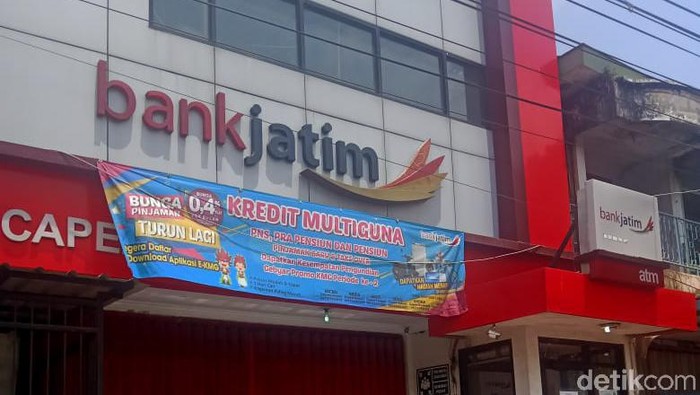 10 Karyawan Positif COVID-19, Kantor Bank Jatim di Jember Tutup