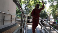 Wali Kota Bandung Oded M Danial mengatakan, selain di lingkungan Balai Kota Bandung, penyemprotan dinsifekatan ini juga dilakukan di wilayah Kota Bandung.