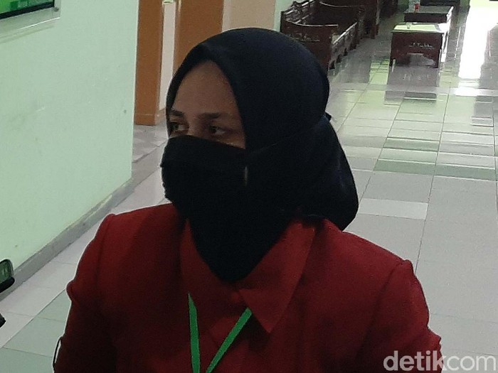 Bupati Jember Faida tes swab di RSSA malang