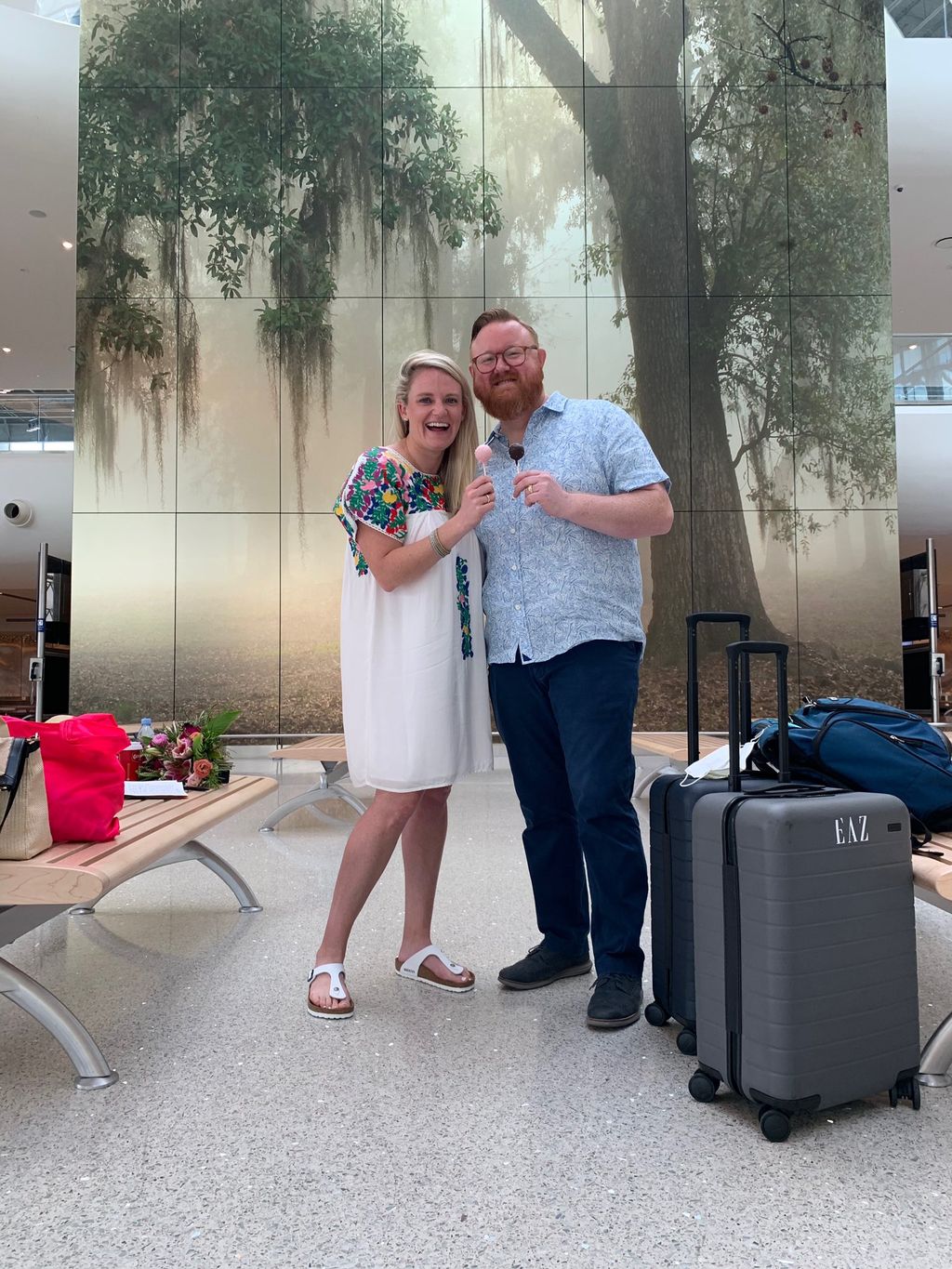 Pasangan yang menikah di bandara New Orleans