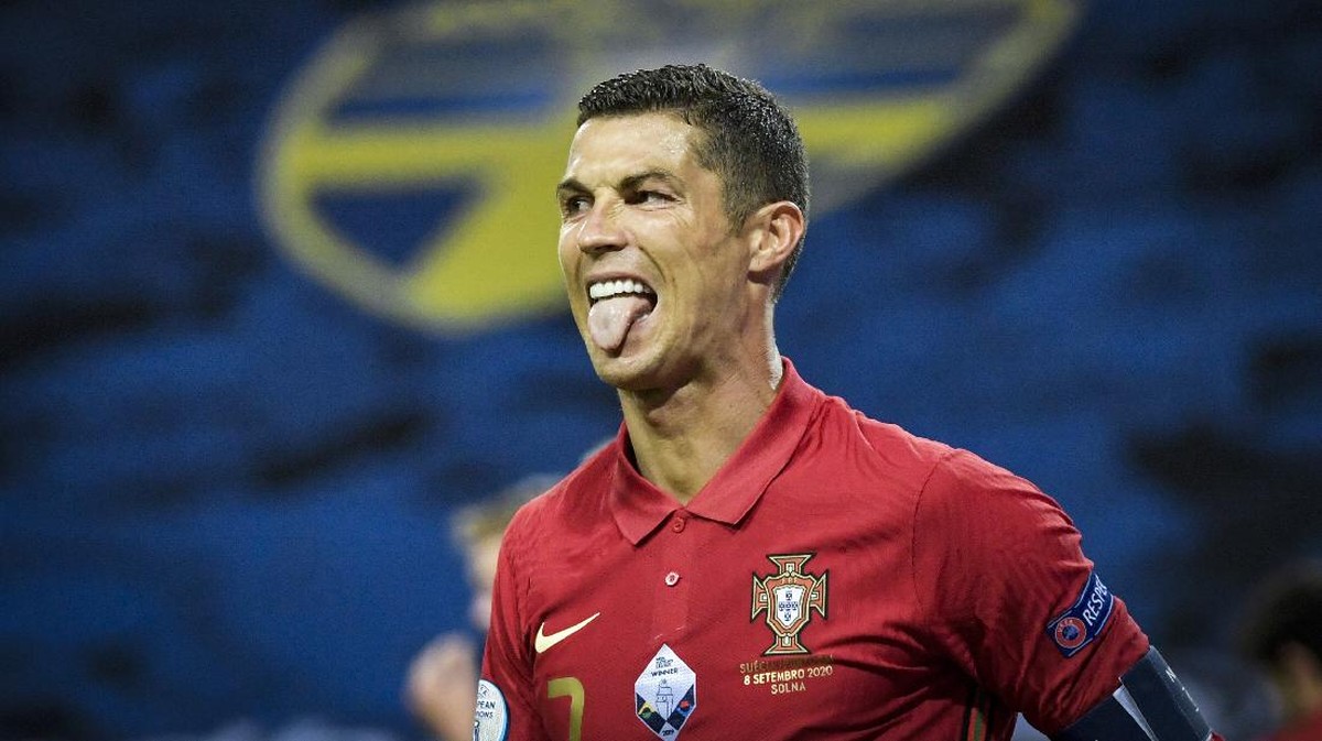 Cristiano Ronaldo makin sip di usia 35 tahun. (Foto: AP/Janerik Henriksson)