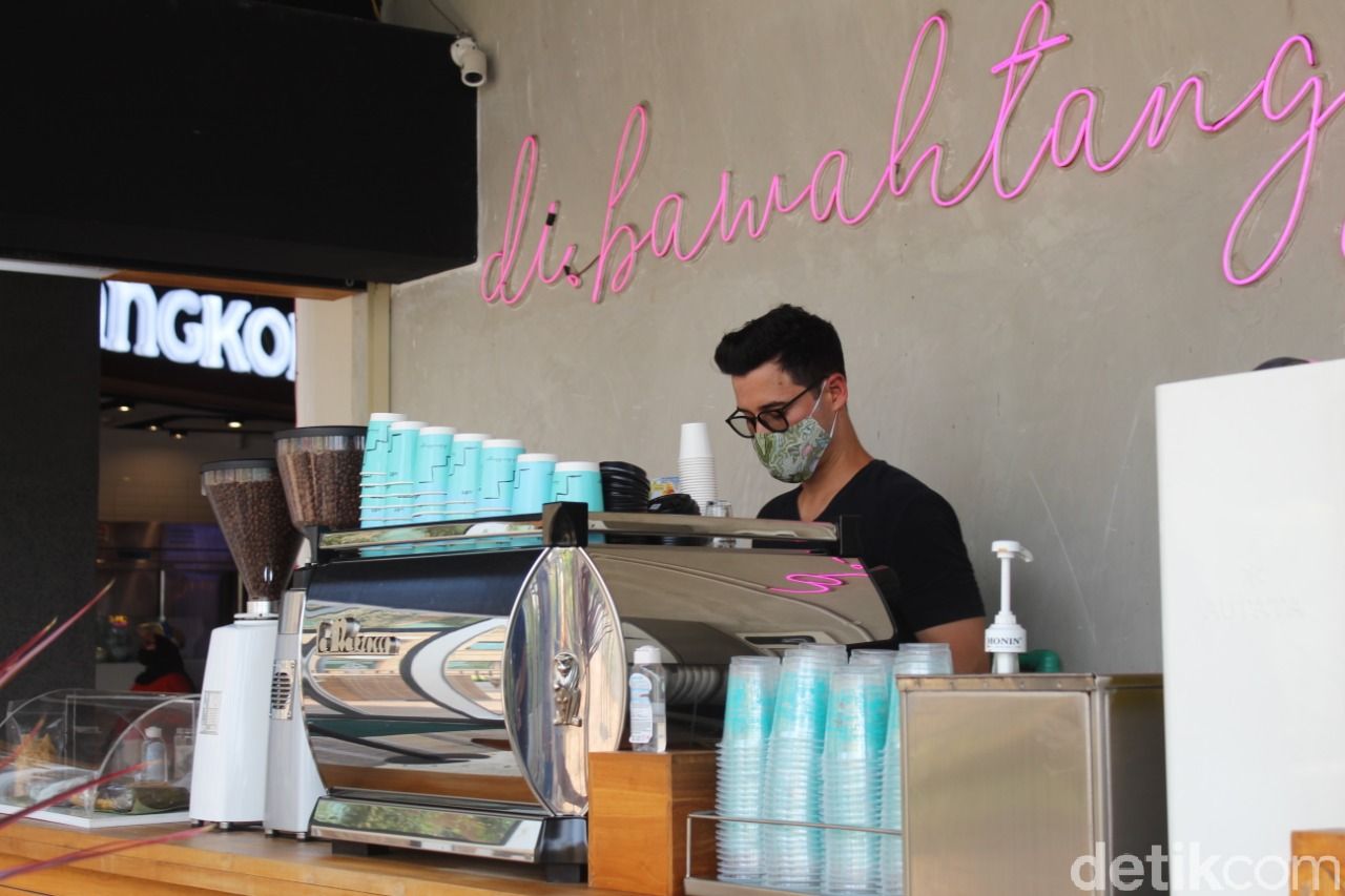 DiBawahTangga, kedai kopi milik Nino Fernandez