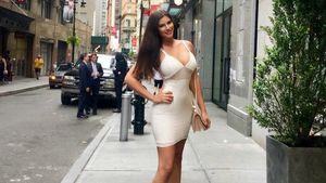 Foto: Model Playboy yang Punya Pinggang Kecil, Hasil Oplas Rp 1,9 Miliar