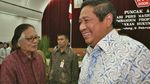Jakob Oetama dalam Bingkai Foto Bersama Tokoh-Pendiri Bangsa