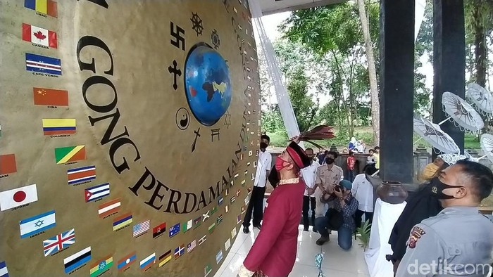 Gong Perdamaian Dunia di Ciamis