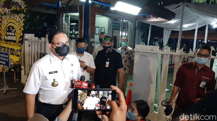 Gubernur DKI Jakarta Anies Baswedan melayat mendiang Jakob Oetama
