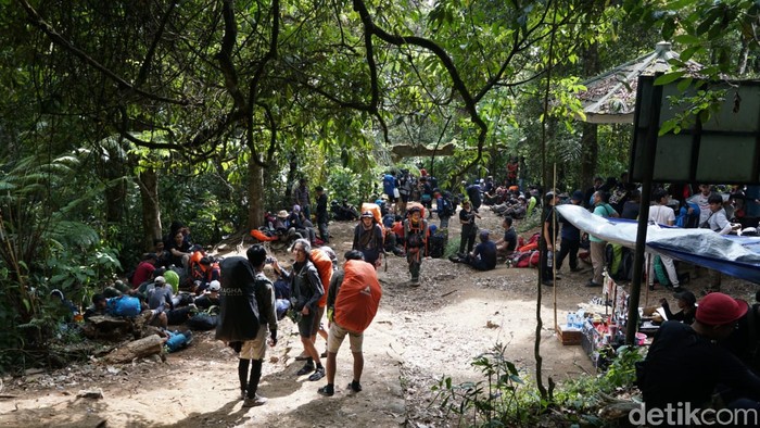 Gunung Gede via Gunung Putri
