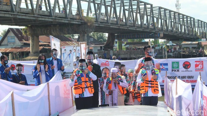 Ibnu Sina dan Arifin Noor mendeklarasikan diri maju ke Pilwalkot Banjarmasin (M Risanta/detikcom)