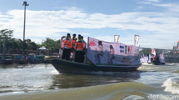 Ibnu Sina dan Arifin Noor mendeklarasikan diri maju ke Pilwalkot Banjarmasin (M Risanta/detikcom)