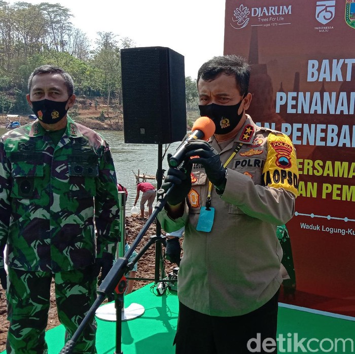 Kapolda Jateng Irjen Pol Ahmad Luthfi di Kudus, 9/9/2020