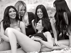 Momen Ikonik KUWTK: Pemotretan Bugil Kim Kardashian di Playboy