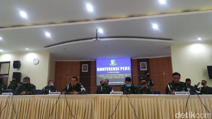 Konferensi pers kasus penyerangan polsek Ciracas