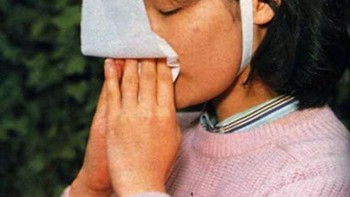 Siap sedia tisu di saat bersin menyerang. Foto: Brightside