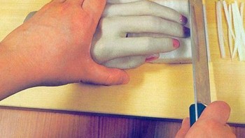 Tak perlu khwatir lagi tangan bakal terkena pisau saat memotong. Foto: Brightside