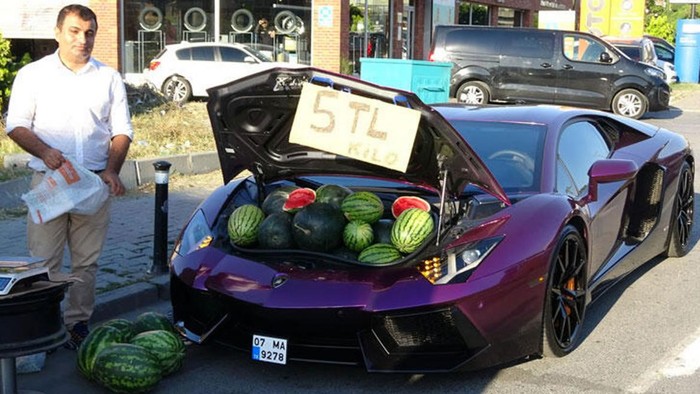 Jual Semangka Pakai Lamborghini