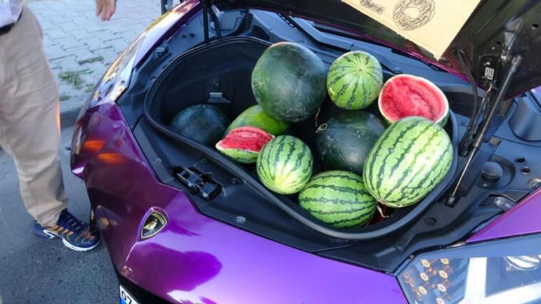Jual Semangka Pakai Lamborghini