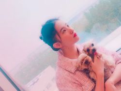 Pesona Si Cantik Pemeran Mulan yang Dikritik Netizen