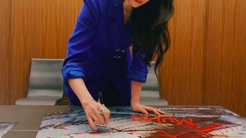 Selain sebagai aktris, Liu juga model dan penyanyi. Adapun Mulan adalah film besar pertama di mana dia didapuk jadi bintang utamanya. Foto: Instagram