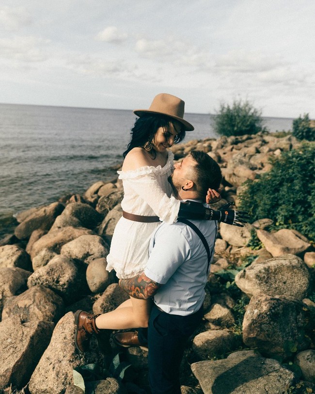 Dia mengungkapkan bahwa Maxim adalah pria yang tenang. Mereka mengawali hubungan dari pertemanan sehingga sudah cukup mengenal.  Foto: dok. Instagram