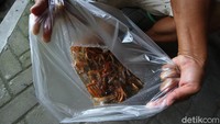 Dinas tersebut menyediakan benih ikan Nila dengan harga Rp. 35.000 per kilogramnya atau sekitar 200 ekor benih Nila.