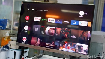 Tampilan Mi TV Stick ketika telah terhubung dengan monitor atau televisi. Foto: Adi Fida Rahman/detikINET
