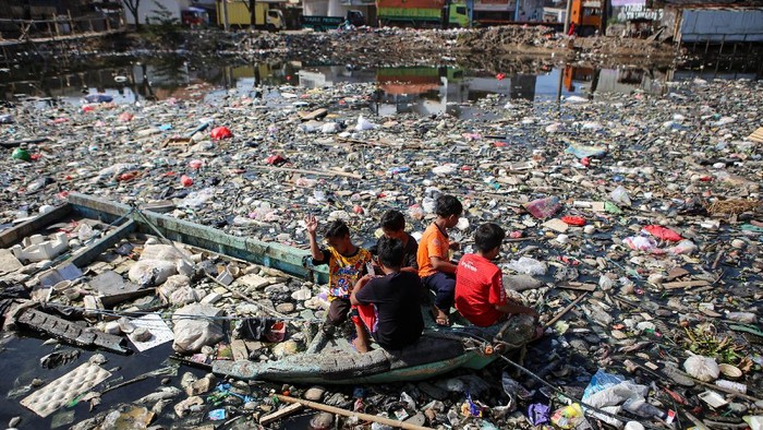 Miris, Kali dan Pantai di Banten Hingga Indramayu Tercemar Sampah Kali dan pantai di kawasan Banten serta serta Indramayu, Jabar, tercemar sampah. Sampah yang penuhi kawasan itu didominasi oleh limbah rumah tangga dan plastik.