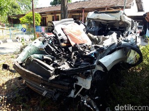 Pasutri Korban Kecelakaan Maut di Tol Boyolali Hendak Liburan ke Magelang
