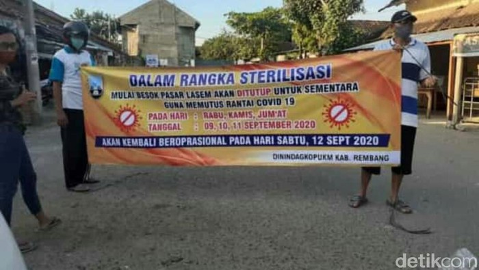 Pengumuman penutupan Pasar Lasem Rembang untuk disinfeksi