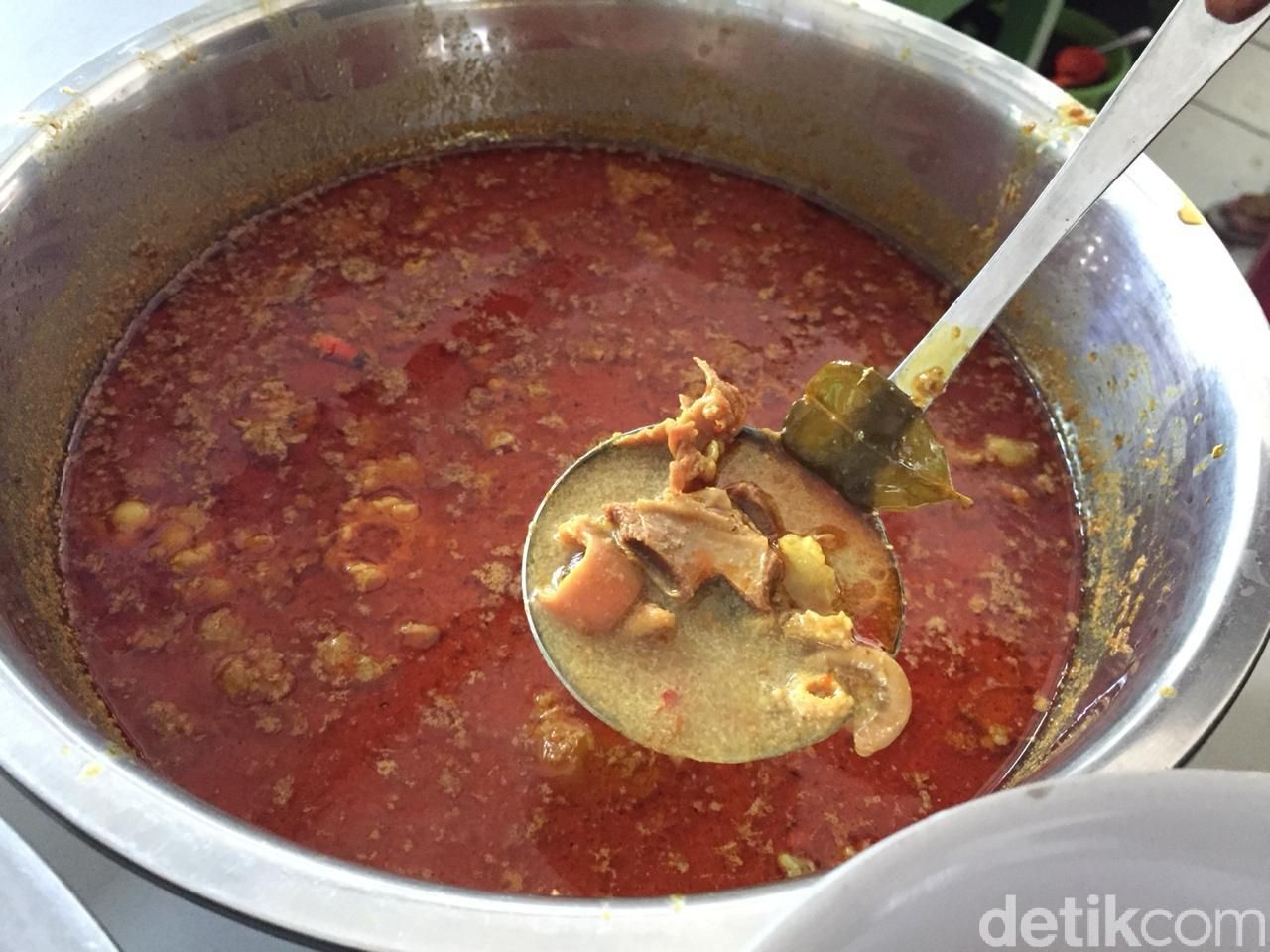 Rawon warteg berkuah kuning