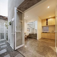 Tertarik membangun rumah minimalis tapi tetap nyaman dan fungsional seperti The Twins? Foto: Fernando Gomulya via Delution