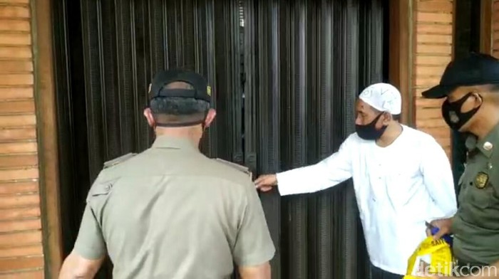 Seorang pemilik rumah makan di Cimahi positif Corona usai berkunjung ke Surabaya