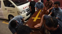 Sebelumnya, Jakob Oetama meninggal dunia di Rumah Sakit Mitra Keluarga Kelapa Gading, Jakarta. ANTARA FOTO/Indrianto Eko Suwarso.