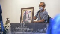 Saat ini rumah duka bersiap untuk misa requiem. ANTARA FOTO/Galih Pradipta.