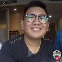 Sebelumnya Opal juga mengunggah video yang berisi curhatannya dulu dijauhi dan dibully karena penampilan fisiknya. Buat kalian yang dulu ngehina fisik aku atau ngejek aku alay. Buat orang yang dulu aku deketin tapi ilfeel dideketin karena fisik aku. Buat yang selalu menganggap aku rendahan. Atau yang selalu merasa jijik dekat aku karena akunya jerawat. Tanpa kalian aku nggak bisa jadi diri aku yang sekarang, tulis @opaldenhari. Foto: Tangkap Layar TikTok @opaldenhari