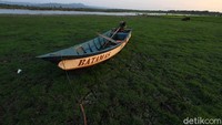 Sekoci ini biasanya digunakan untuk menyeberang ke daerah Batu, Wonogiri atau untuk memancing di Waduk Gajah Mungkur.