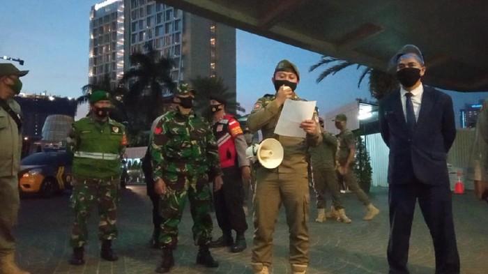 Warga Depok dinilai sudah mulai mematuhi pembatasan aktivitas malam