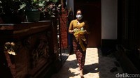 Keunggulan kampung ini adalah keasrian tempat dan keragaman kepercayaan yang berbeda-beda, namun tetap rukun.