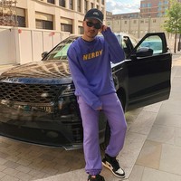 Aku tidak punya uang ketika aku memulai brand ini. Aku mulai dengan ponsel dan passion untuk media sosial dan pada dasarnya fashion. Aku rasa kamu bisa menghitung uang untuk membayar tagihan ponsel tapi secara realistis aku memang punya uang itu, katanya. Foto: Instagram @itsadammark