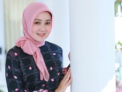 Adu Gaya 7 Istri Pejabat Belanja ke Pasar, Siapa Paling Memesona?