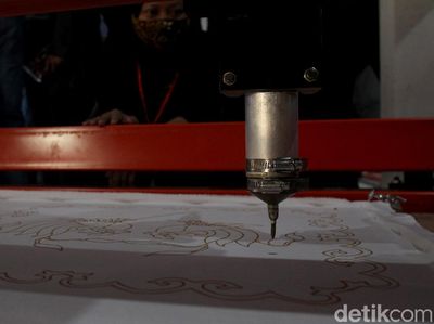 Begini Cara Kerja Mesin Batik Tulis Buatan Anak Negeri
