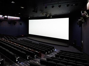Sektor Hiburan Terdampak UU Cipta Kerja, Nonton Bioskop Lebih Murah?